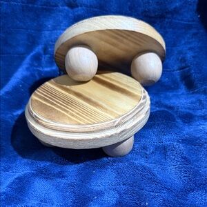 Round Wooden stands- Natural Wood